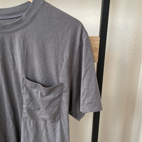 Lululemon Fundamental Short Sleeve Pocket Tee - Size Medium - Picture 5 of 5
